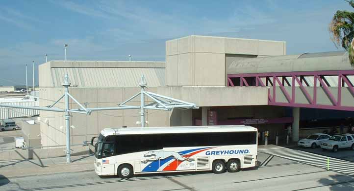 Greyhound MCI G4500